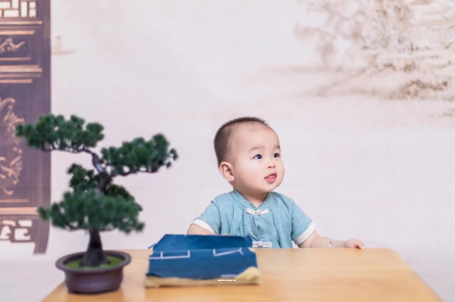 阜新满月宝宝放屁臭